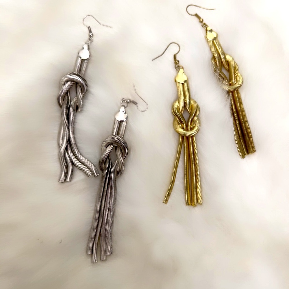 Tie the Knot 🪢 Earring Set